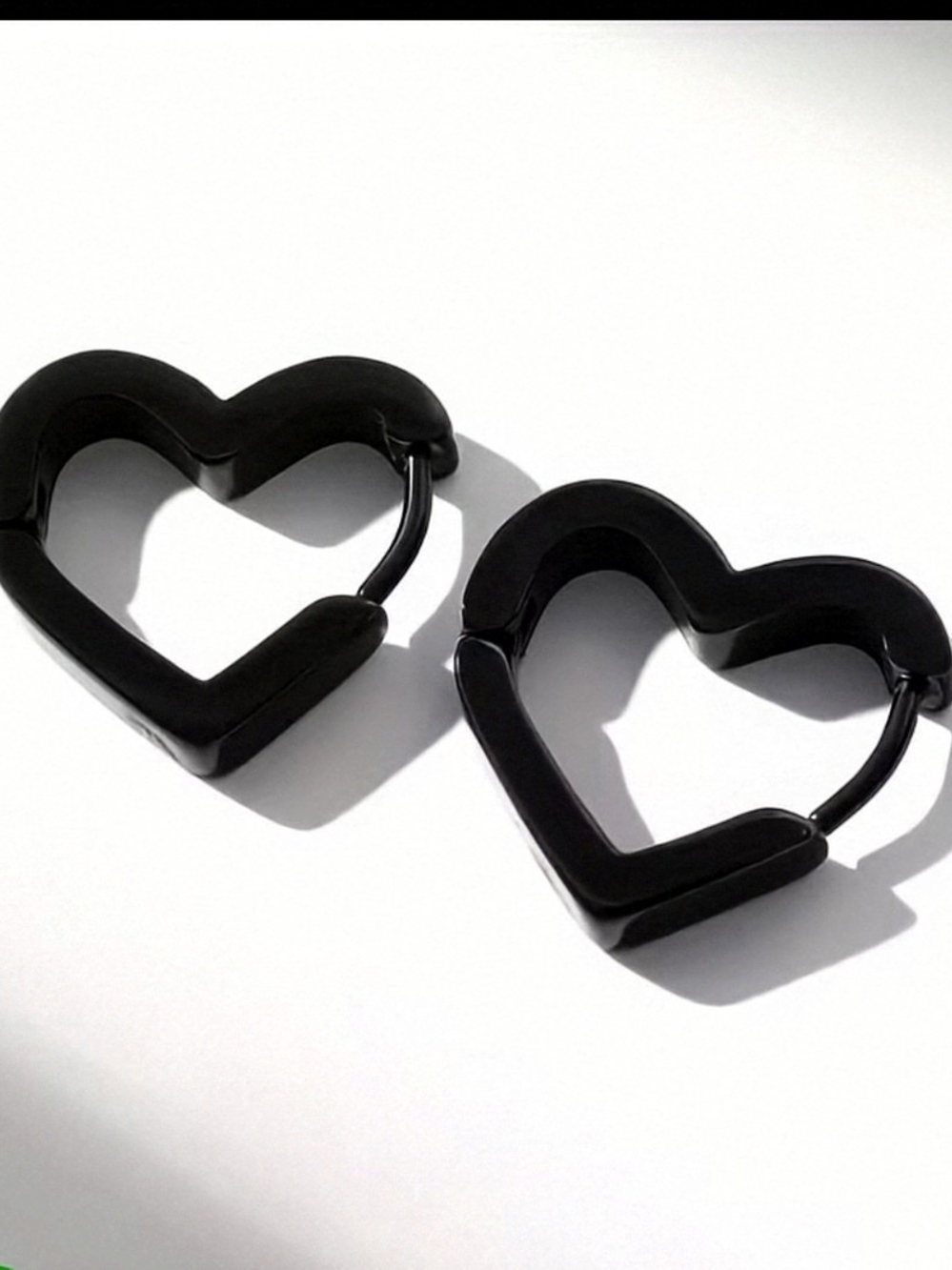 NWT* Black Heart Small Hoop Earrings *NEW